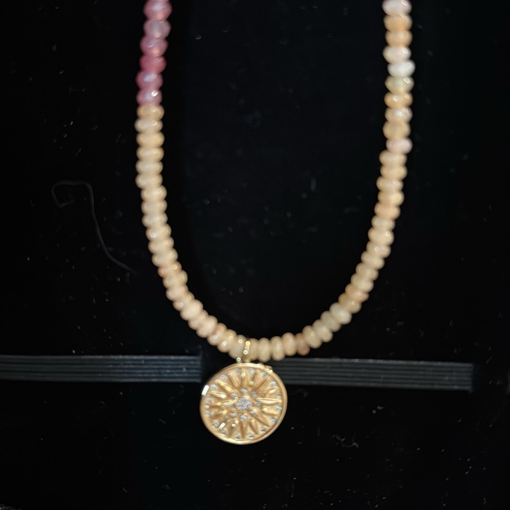 Jane Win
Modern Coin Jewelry with Meaning - Picture 2 of 4